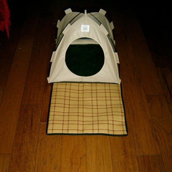 Cozy Cat House Cave | Portable Pet Tent for Indoor/Outdoor Use, NWOT - Picture 4 of 5
